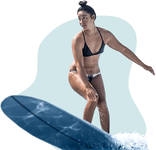 Surfista disfrutando de una ola espectacular